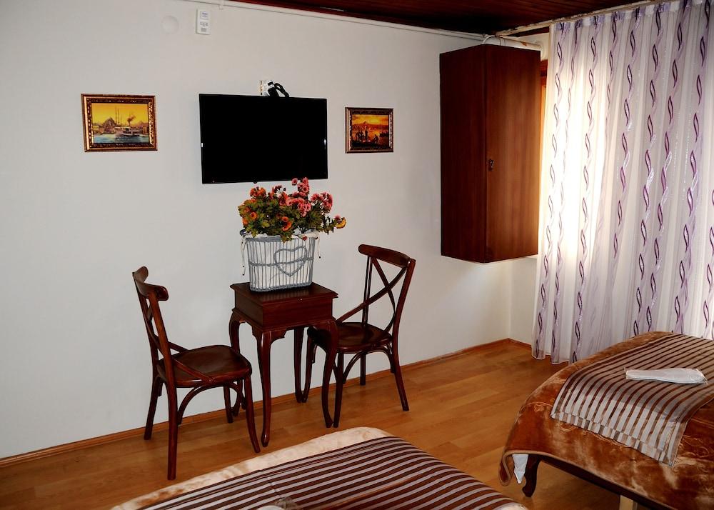 Taksim Palace Hotel Istanbul Bagian luar foto