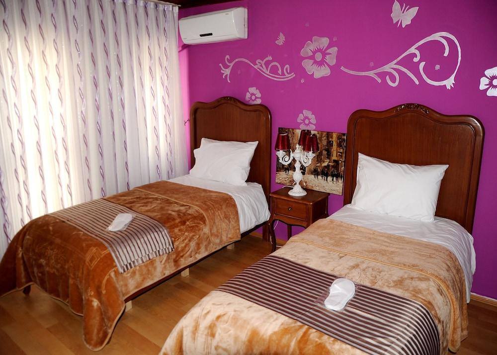 Taksim Palace Hotel Istanbul Bagian luar foto