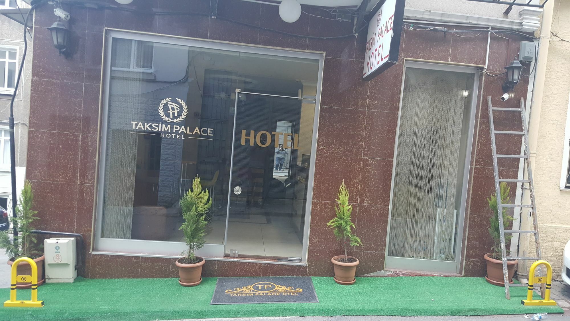 Taksim Palace Hotel Istanbul Bagian luar foto